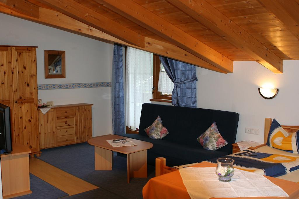 Haus Hildegard Hotel Neustift im Stubaital Kamer foto