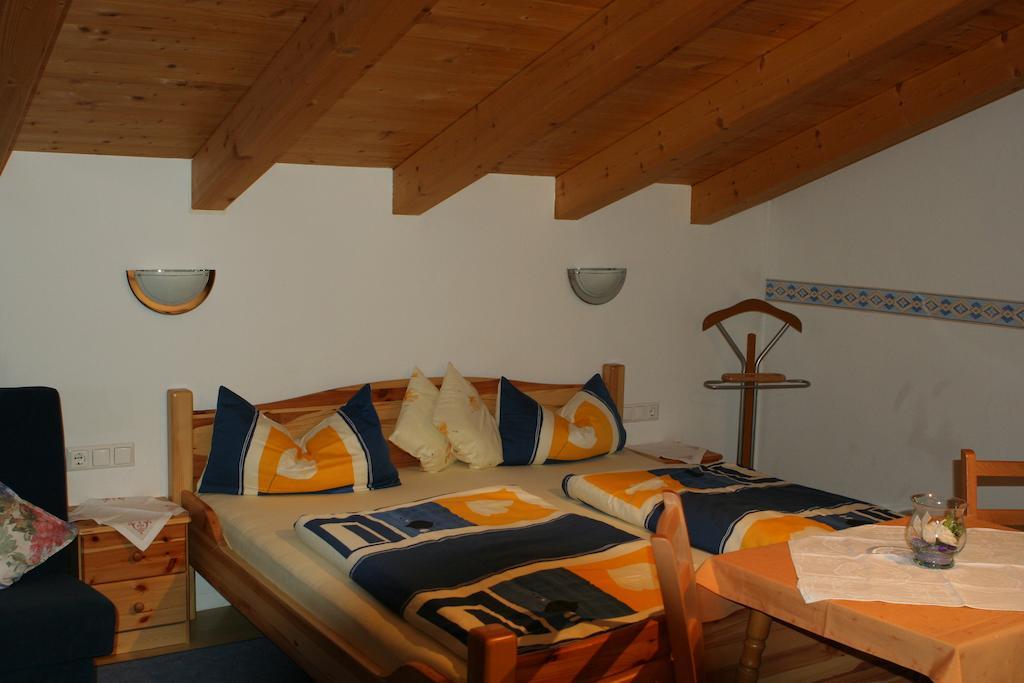 Haus Hildegard Hotel Neustift im Stubaital Kamer foto