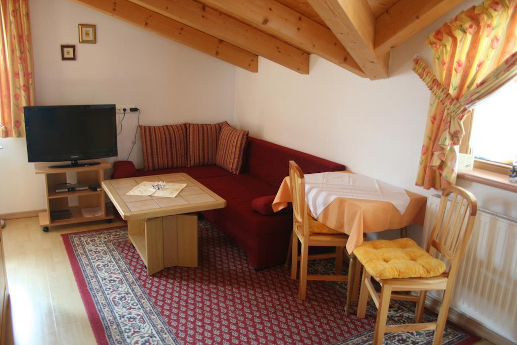 Haus Hildegard Hotel Neustift im Stubaital Kamer foto