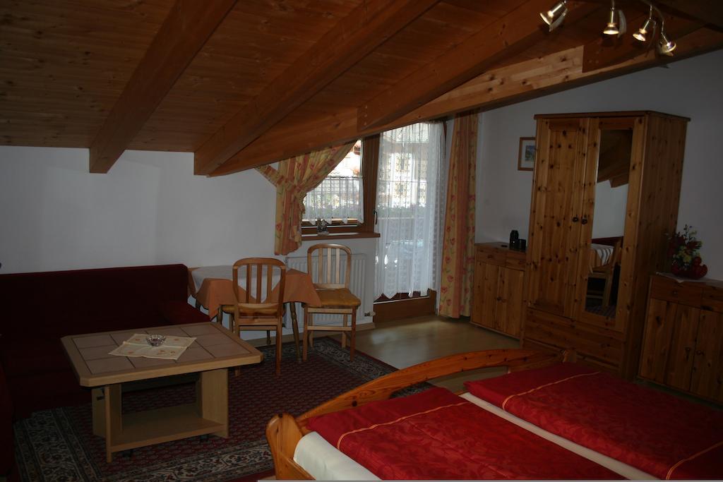 Haus Hildegard Hotel Neustift im Stubaital Kamer foto